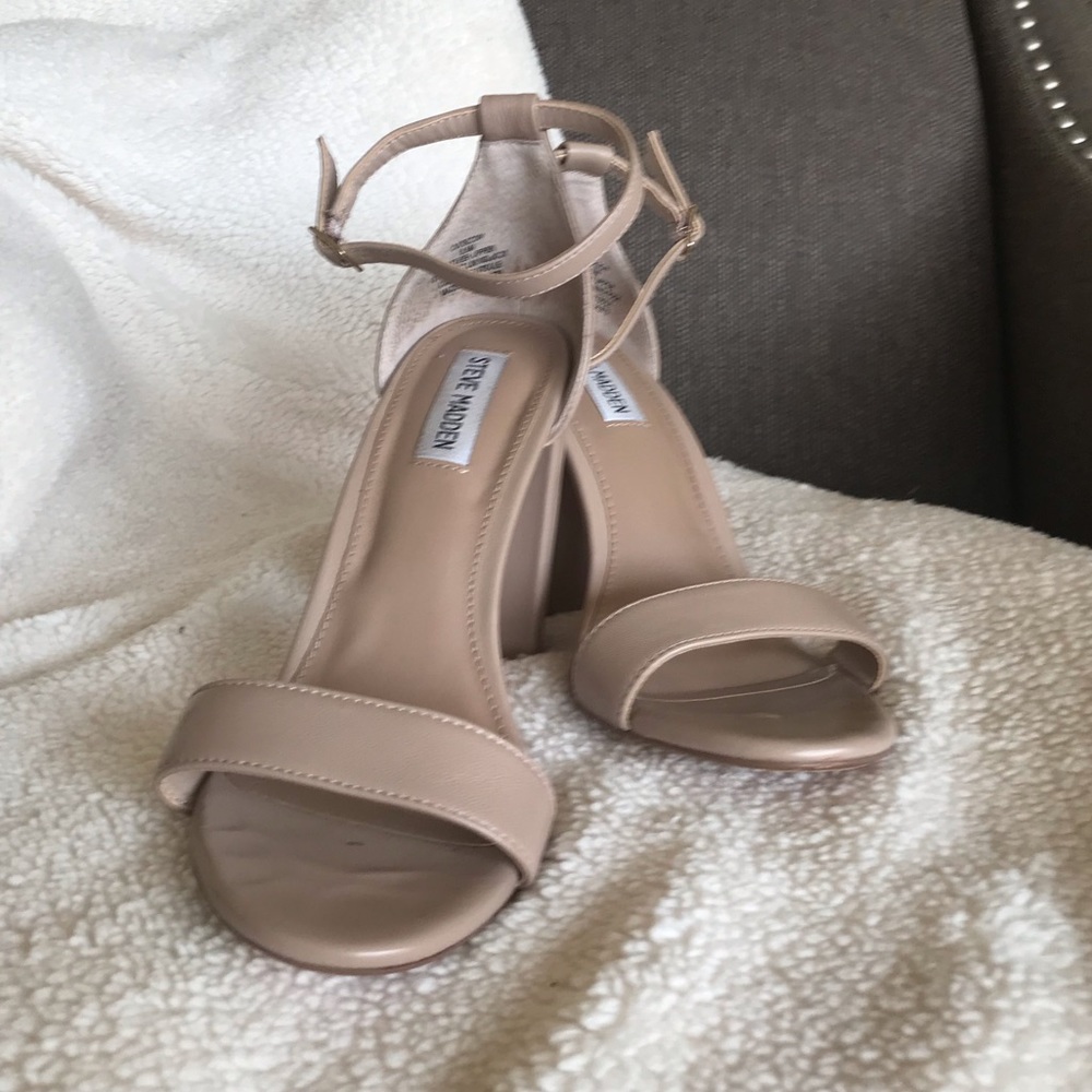 Steve Madden Carrson Sandals!